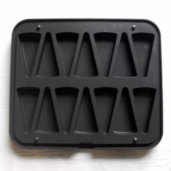Форма 18 для выпечки треуг. пирожных 115x60/111x56мм h25мм (для cookmatic), 14 ячеек piastra18